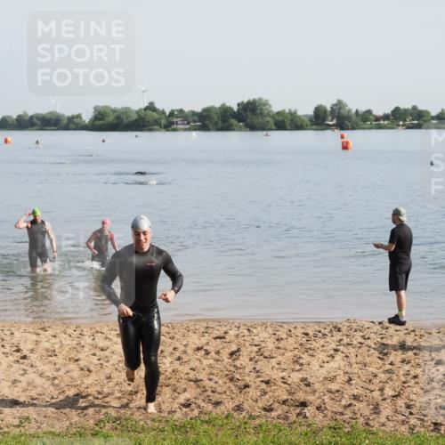 21.06.2025 - 27. Vierlanden-Triathlon MichiJ http://msf.ph/oto/7978335 15.06.2026 08:48:47 Schwimmen 19, 144 meine-sportfotos.de