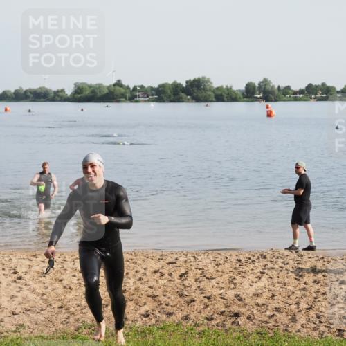 21.06.2025 - 27. Vierlanden-Triathlon MichiJ http://msf.ph/oto/7978351 15.06.2026 08:48:48 Schwimmen 19, 115, 144 meine-sportfotos.de