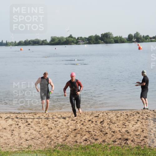 21.06.2025 - 27. Vierlanden-Triathlon MichiJ http://msf.ph/oto/7978360 15.06.2026 08:48:52 Schwimmen 19, 115, 144 meine-sportfotos.de