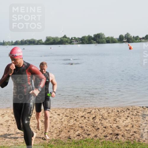 21.06.2025 - 27. Vierlanden-Triathlon MichiJ http://msf.ph/oto/7978410 15.06.2026 08:48:55 Schwimmen 19, 115, 144 meine-sportfotos.de
