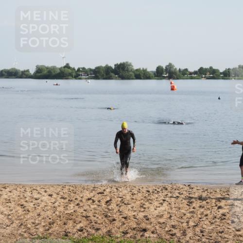 21.06.2025 - 27. Vierlanden-Triathlon MichiJ http://msf.ph/oto/7978440 15.06.2026 08:49:39 Schwimmen 172 meine-sportfotos.de