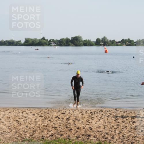 21.06.2025 - 27. Vierlanden-Triathlon MichiJ http://msf.ph/oto/7978449 15.06.2026 08:49:39 Schwimmen 172 meine-sportfotos.de
