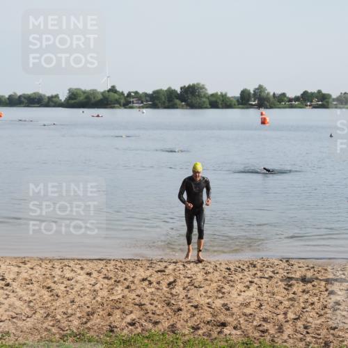 21.06.2025 - 27. Vierlanden-Triathlon MichiJ http://msf.ph/oto/7978464 15.06.2026 08:49:40 Schwimmen 172 meine-sportfotos.de