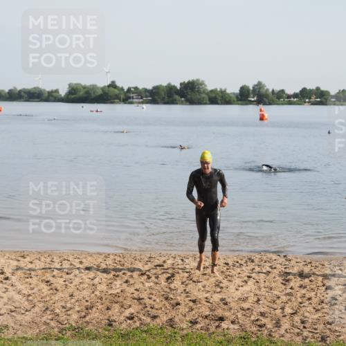 21.06.2025 - 27. Vierlanden-Triathlon MichiJ http://msf.ph/oto/7978487 15.06.2026 08:49:41 Schwimmen 172 meine-sportfotos.de