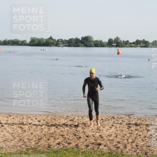21.06.2025 - 27. Vierlanden-Triathlon MichiJ http://msf.ph/oto/7978496 15.06.2026 08:49:42 Schwimmen 172 meine-sportfotos.de