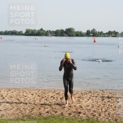 21.06.2025 - 27. Vierlanden-Triathlon MichiJ http://msf.ph/oto/7978520 15.06.2026 08:49:43 Schwimmen 172 meine-sportfotos.de
