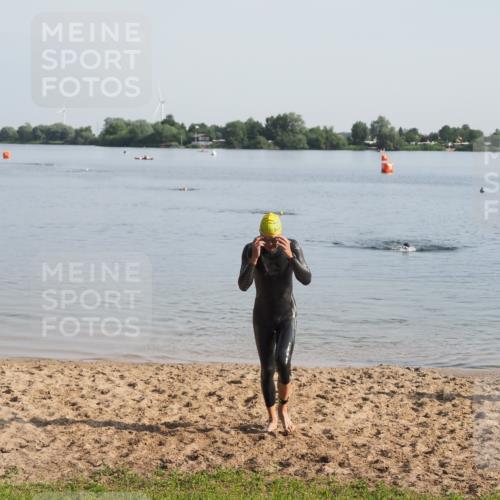 21.06.2025 - 27. Vierlanden-Triathlon MichiJ http://msf.ph/oto/7978523 15.06.2026 08:49:43 Schwimmen 172 meine-sportfotos.de