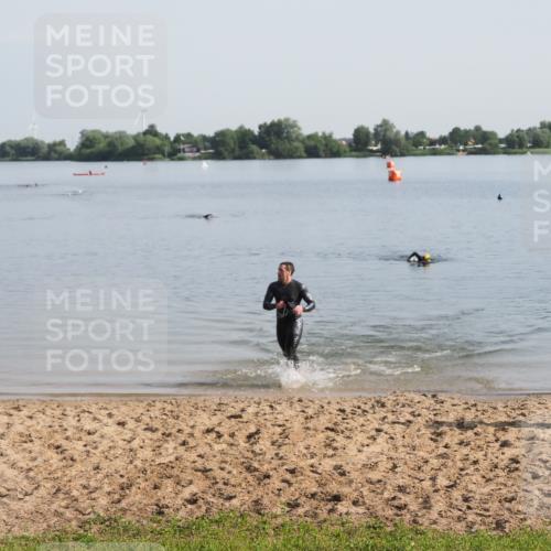 21.06.2025 - 27. Vierlanden-Triathlon MichiJ http://msf.ph/oto/7978532 15.06.2026 08:50:06 Schwimmen 68 meine-sportfotos.de