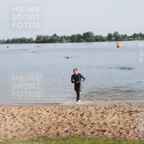 21.06.2025 - 27. Vierlanden-Triathlon MichiJ http://msf.ph/oto/7978550 15.06.2026 08:50:07 Schwimmen 68 meine-sportfotos.de