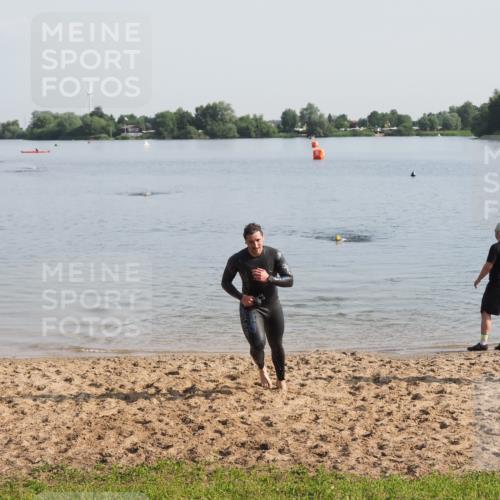 21.06.2025 - 27. Vierlanden-Triathlon MichiJ http://msf.ph/oto/7978606 15.06.2026 08:50:10 Schwimmen 68 meine-sportfotos.de