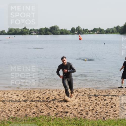 21.06.2025 - 27. Vierlanden-Triathlon MichiJ http://msf.ph/oto/7978609 15.06.2026 08:50:10 Schwimmen 68 meine-sportfotos.de