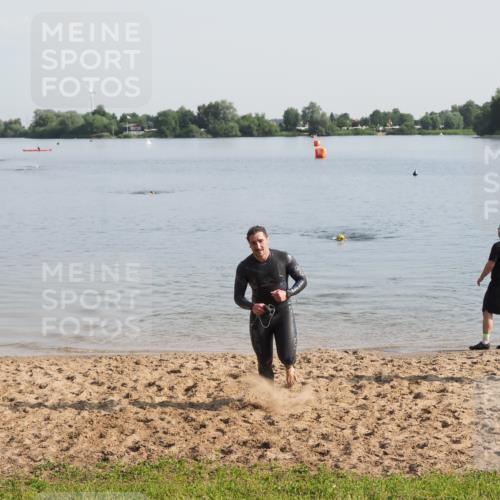 21.06.2025 - 27. Vierlanden-Triathlon MichiJ http://msf.ph/oto/7978613 15.06.2026 08:50:10 Schwimmen 68 meine-sportfotos.de