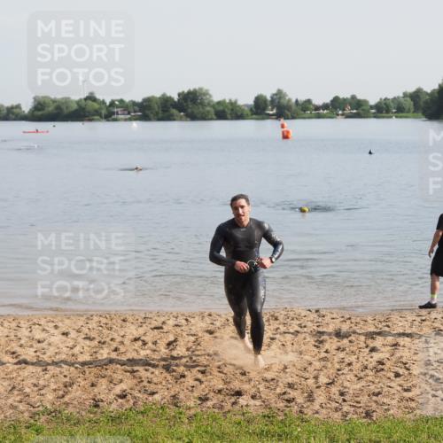 21.06.2025 - 27. Vierlanden-Triathlon MichiJ http://msf.ph/oto/7978616 15.06.2026 08:50:10 Schwimmen 68 meine-sportfotos.de