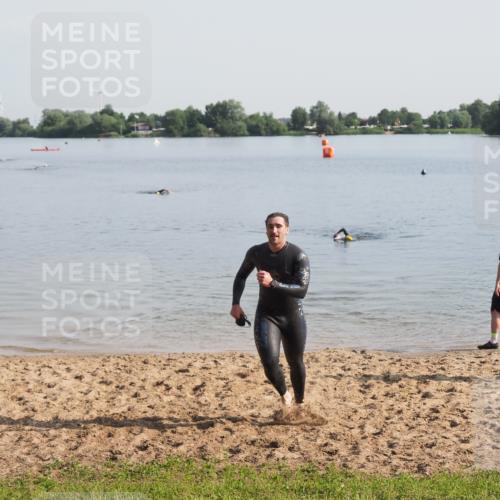 21.06.2025 - 27. Vierlanden-Triathlon MichiJ http://msf.ph/oto/7978622 15.06.2026 08:50:10 Schwimmen 68 meine-sportfotos.de