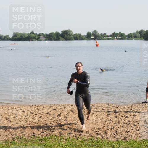 21.06.2025 - 27. Vierlanden-Triathlon MichiJ http://msf.ph/oto/7978625 15.06.2026 08:50:11 Schwimmen 68 meine-sportfotos.de