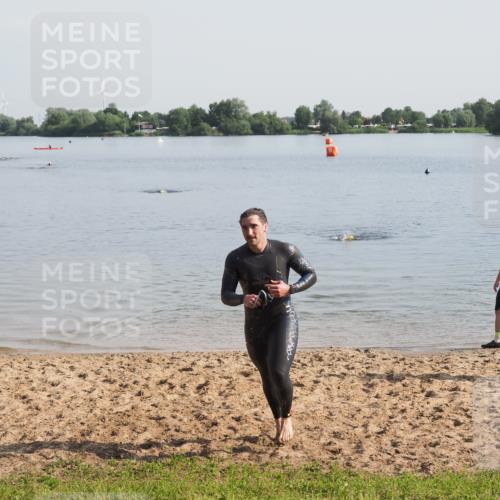 21.06.2025 - 27. Vierlanden-Triathlon MichiJ http://msf.ph/oto/7978631 15.06.2026 08:50:11 Schwimmen 68 meine-sportfotos.de