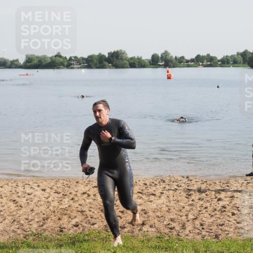 21.06.2025 - 27. Vierlanden-Triathlon MichiJ http://msf.ph/oto/7978643 15.06.2026 08:50:11 Schwimmen 68 meine-sportfotos.de