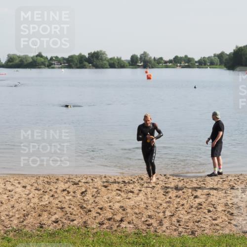 21.06.2025 - 27. Vierlanden-Triathlon MichiJ http://msf.ph/oto/7978664 15.06.2026 08:50:33 Schwimmen 143 meine-sportfotos.de