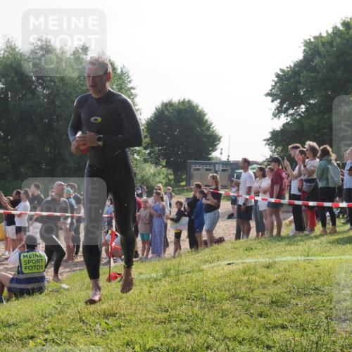 15.06.2025 - 27. Vierlanden-Triathlon KatJ http://msf.ph/oto/7978683 15.06.2025 08:41:07 Schwimmen 99, 109, 114, 129, 147 meine-sportfotos.de