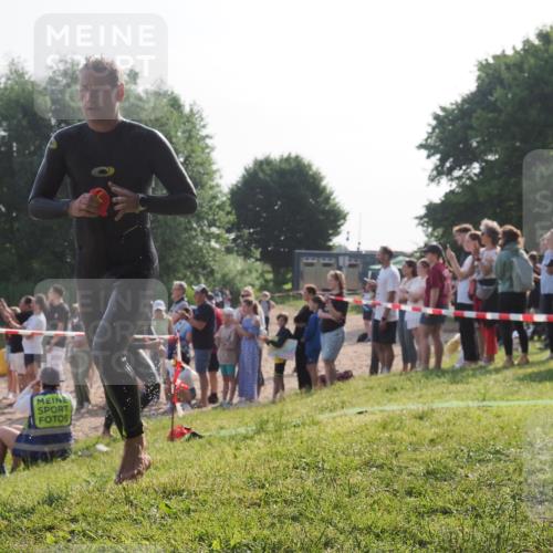 15.06.2025 - 27. Vierlanden-Triathlon KatJ http://msf.ph/oto/7978689 15.06.2025 08:41:08 Schwimmen 99, 109, 114, 129, 147 meine-sportfotos.de