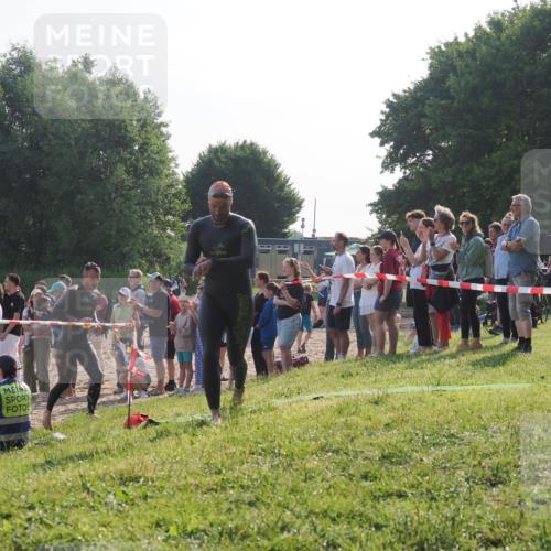 15.06.2025 - 27. Vierlanden-Triathlon KatJ http://msf.ph/oto/7978703 15.06.2025 08:41:09 Schwimmen 99, 109, 114, 129, 138, 147 meine-sportfotos.de