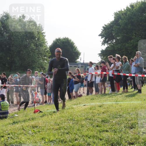 15.06.2025 - 27. Vierlanden-Triathlon KatJ http://msf.ph/oto/7978706 15.06.2025 08:41:10 Schwimmen 99, 109, 114, 129, 138, 147, 176 meine-sportfotos.de