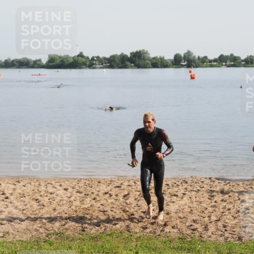 21.06.2025 - 27. Vierlanden-Triathlon MichiJ http://msf.ph/oto/7978728 15.06.2026 08:50:35 Schwimmen 143 meine-sportfotos.de