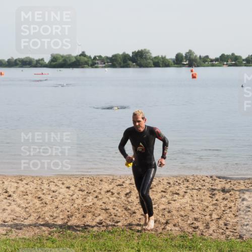 21.06.2025 - 27. Vierlanden-Triathlon MichiJ http://msf.ph/oto/7978737 15.06.2026 08:50:36 Schwimmen 143 meine-sportfotos.de