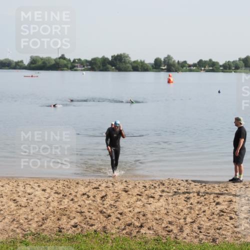 21.06.2025 - 27. Vierlanden-Triathlon MichiJ http://msf.ph/oto/7978834 15.06.2026 08:52:27 Schwimmen 163 meine-sportfotos.de