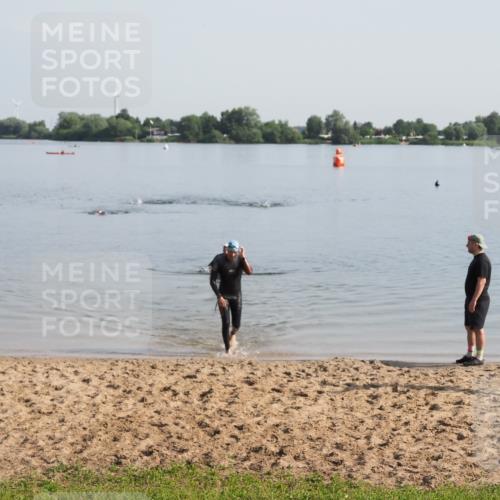 21.06.2025 - 27. Vierlanden-Triathlon MichiJ http://msf.ph/oto/7978840 15.06.2026 08:52:27 Schwimmen 163 meine-sportfotos.de
