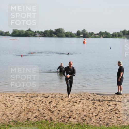 21.06.2025 - 27. Vierlanden-Triathlon MichiJ http://msf.ph/oto/7978876 15.06.2026 08:52:30 Schwimmen 163 meine-sportfotos.de