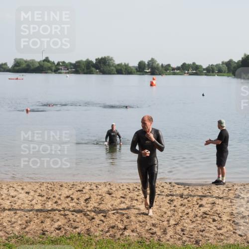 21.06.2025 - 27. Vierlanden-Triathlon MichiJ http://msf.ph/oto/7978901 15.06.2026 08:52:32 Schwimmen 163 meine-sportfotos.de