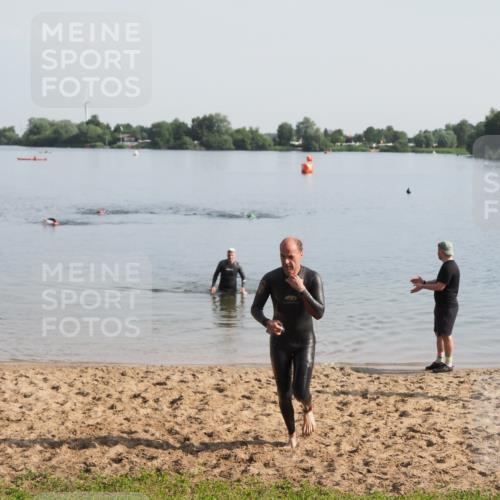 21.06.2025 - 27. Vierlanden-Triathlon MichiJ http://msf.ph/oto/7978914 15.06.2026 08:52:32 Schwimmen 163 meine-sportfotos.de