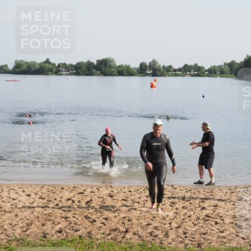 21.06.2025 - 27. Vierlanden-Triathlon MichiJ http://msf.ph/oto/7978969 15.06.2026 08:52:47 Schwimmen 98, 233 meine-sportfotos.de