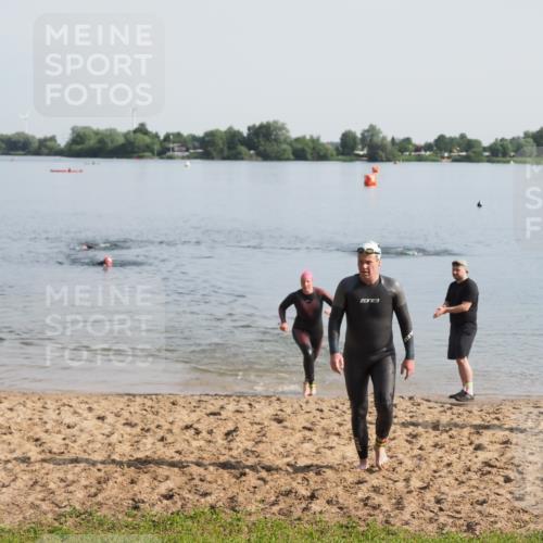 21.06.2025 - 27. Vierlanden-Triathlon MichiJ http://msf.ph/oto/7978975 15.06.2026 08:52:48 Schwimmen 98, 233 meine-sportfotos.de