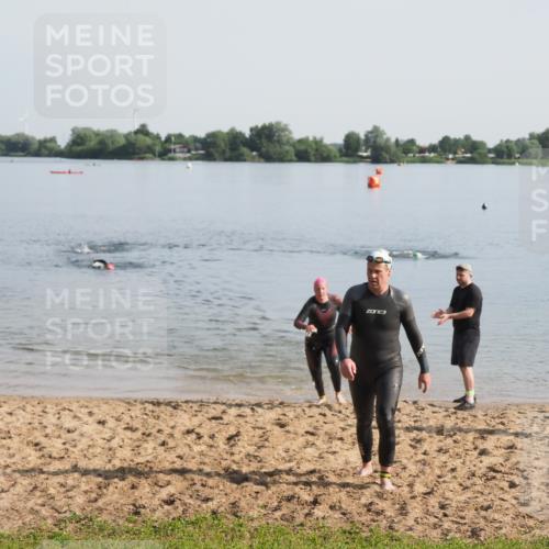 21.06.2025 - 27. Vierlanden-Triathlon MichiJ http://msf.ph/oto/7978980 15.06.2026 08:52:48 Schwimmen 98, 233 meine-sportfotos.de