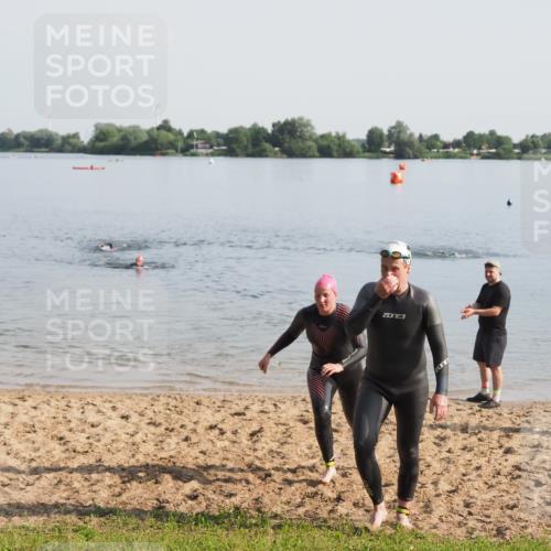 21.06.2025 - 27. Vierlanden-Triathlon MichiJ http://msf.ph/oto/7978992 15.06.2026 08:52:50 Schwimmen 98, 233 meine-sportfotos.de
