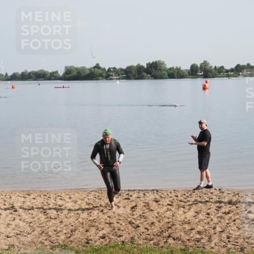 21.06.2025 - 27. Vierlanden-Triathlon MichiJ http://msf.ph/oto/7979166 15.06.2026 08:54:49 Schwimmen 108 meine-sportfotos.de