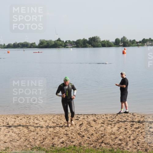 21.06.2025 - 27. Vierlanden-Triathlon MichiJ http://msf.ph/oto/7979169 15.06.2026 08:54:49 Schwimmen 108 meine-sportfotos.de