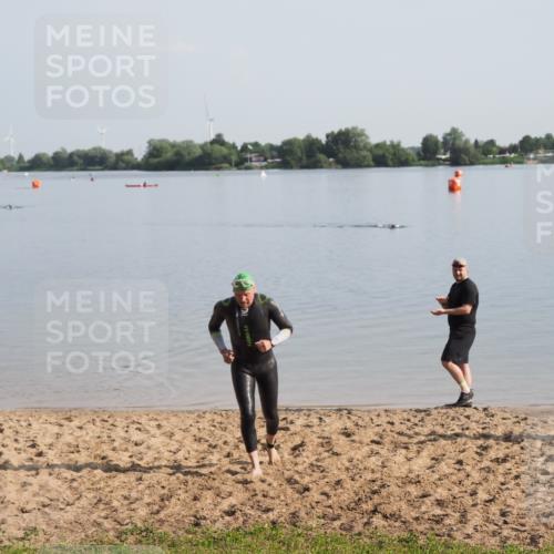 21.06.2025 - 27. Vierlanden-Triathlon MichiJ http://msf.ph/oto/7979179 15.06.2026 08:54:49 Schwimmen 108 meine-sportfotos.de
