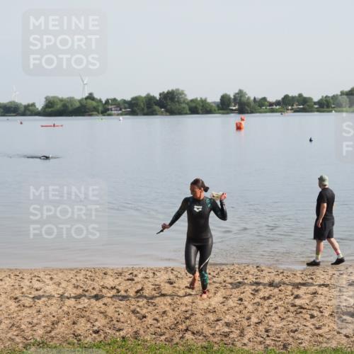 21.06.2025 - 27. Vierlanden-Triathlon MichiJ http://msf.ph/oto/7979205 15.06.2026 08:55:36 Schwimmen 225 meine-sportfotos.de