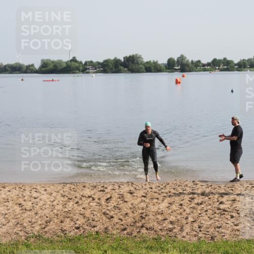 21.06.2025 - 27. Vierlanden-Triathlon MichiJ http://msf.ph/oto/7979233 15.06.2026 08:56:14 Schwimmen 239 meine-sportfotos.de