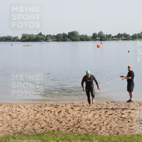 21.06.2025 - 27. Vierlanden-Triathlon MichiJ http://msf.ph/oto/7979251 15.06.2026 08:56:15 Schwimmen 239 meine-sportfotos.de