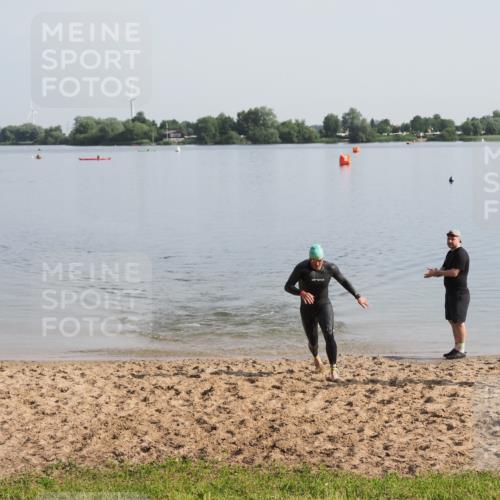 21.06.2025 - 27. Vierlanden-Triathlon MichiJ http://msf.ph/oto/7979255 15.06.2026 08:56:15 Schwimmen 239 meine-sportfotos.de