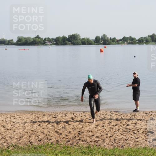 21.06.2025 - 27. Vierlanden-Triathlon MichiJ http://msf.ph/oto/7979268 15.06.2026 08:56:15 Schwimmen 239 meine-sportfotos.de
