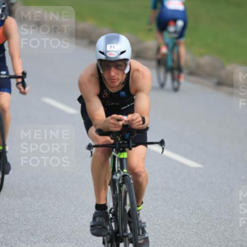 15.06.2025 - 27. Vierlanden-Triathlon H.Heesch http://msf.ph/oto/7979269 15.06.2025 10:31:04 Radfahren 11, 111, 135, 297, 303, 356, 474 meine-sportfotos.de
