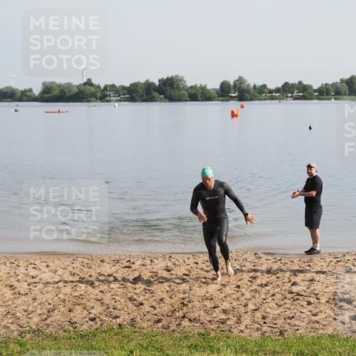 21.06.2025 - 27. Vierlanden-Triathlon MichiJ http://msf.ph/oto/7979273 15.06.2026 08:56:16 Schwimmen 239 meine-sportfotos.de