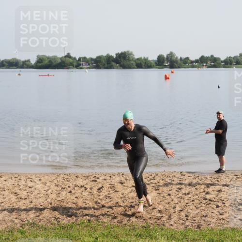 21.06.2025 - 27. Vierlanden-Triathlon MichiJ http://msf.ph/oto/7979288 15.06.2026 08:56:16 Schwimmen 239 meine-sportfotos.de