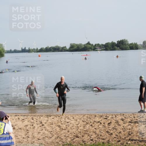 21.06.2025 - 27. Vierlanden-Triathlon MichiJ http://msf.ph/oto/7979317 15.06.2026 08:58:03 Schwimmen 157 meine-sportfotos.de