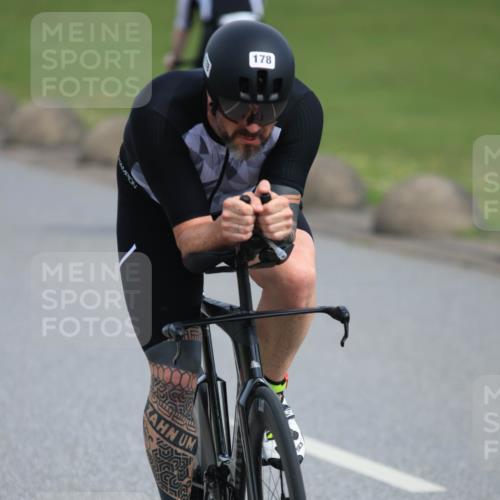 15.06.2025 - 27. Vierlanden-Triathlon H.Heesch http://msf.ph/oto/7979321 15.06.2025 10:31:20 Radfahren 2, 178, 255, 335 meine-sportfotos.de